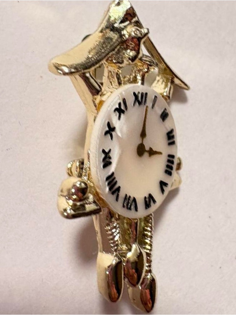 Vintage gold tone 1950s cuckoo Clock with MOP Face Brooch - Picture 3 of 4